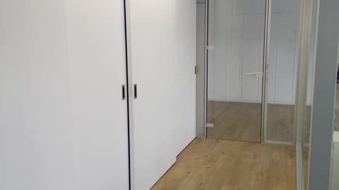 oficina moderna ben equipada